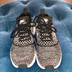 Nike

WMNS AIR MAX THEA ULTRA FLYKNIT 'OREO'